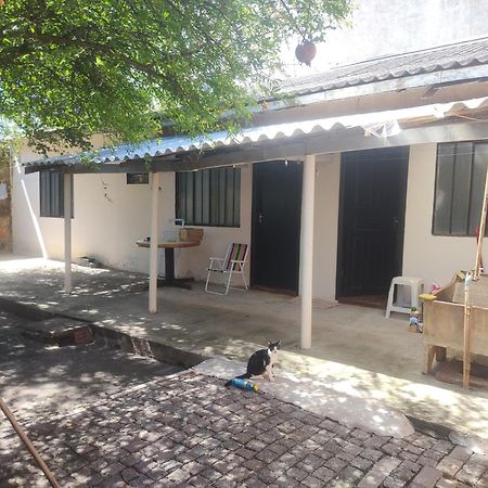 Pe De Pitanga - Unica Casa Arborizada Do Quarteirao Com Arvores Frutiferas Maringa Ngoại thất bức ảnh
